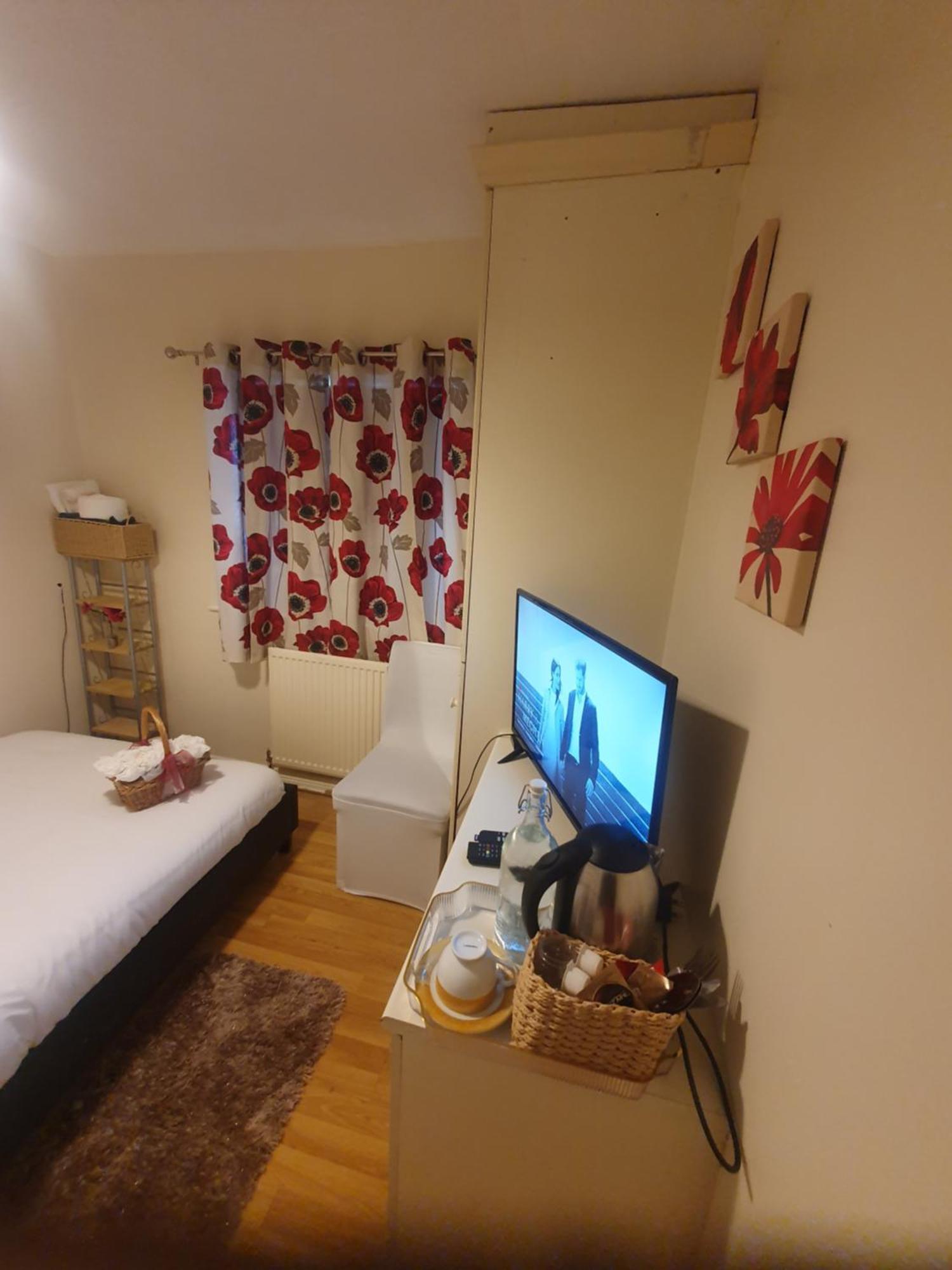 Double Size And Single Room In Barking Μπάρκινγκ Εξωτερικό φωτογραφία